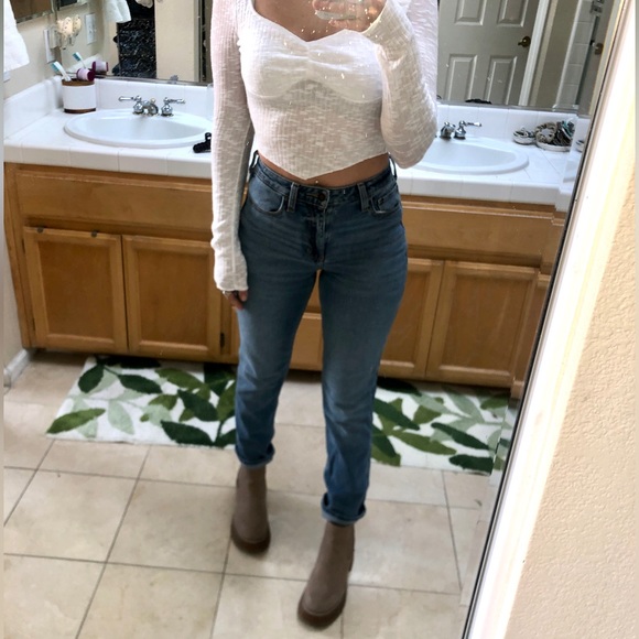 HOLLISTER JEANS - Picture 7 of 9